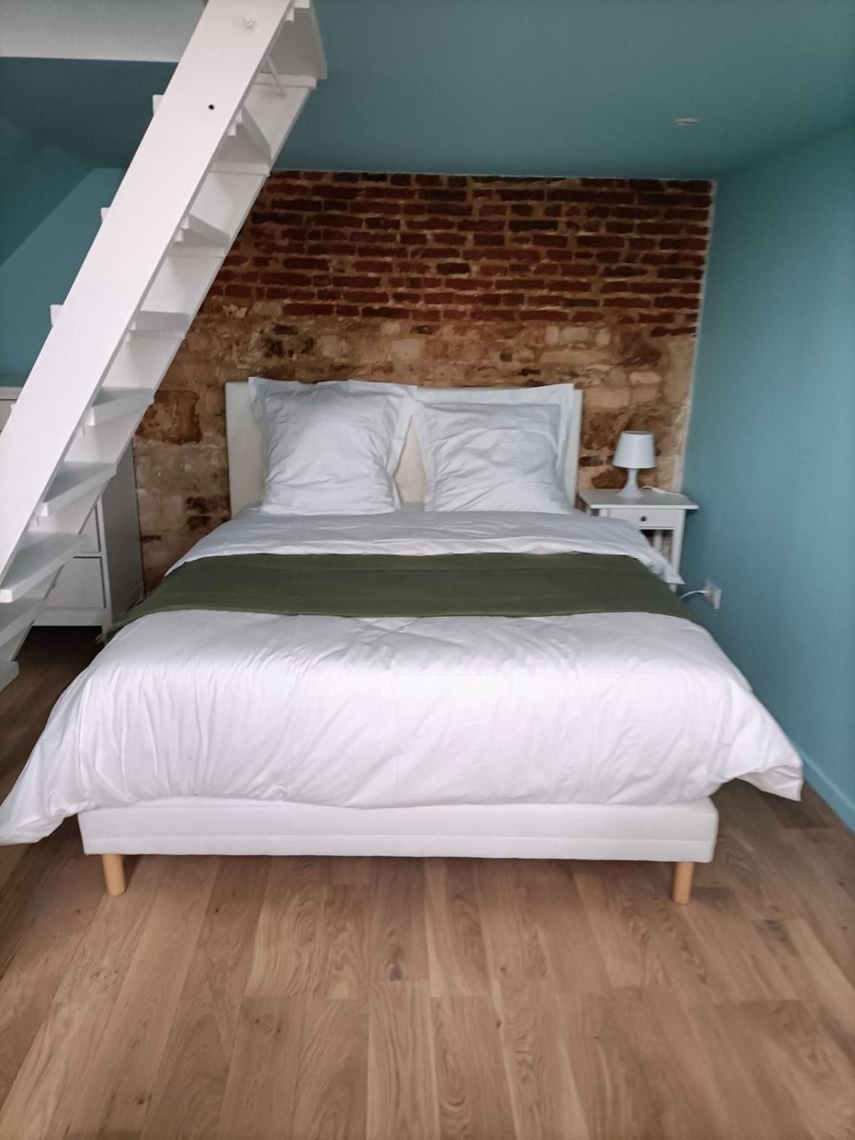Le Papillon Bleu Lejlighed Honfleur Eksteriør billede